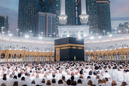 Home 54 Pilgrims perform Umrah from Low-Cost Umrah Packages Scotland.