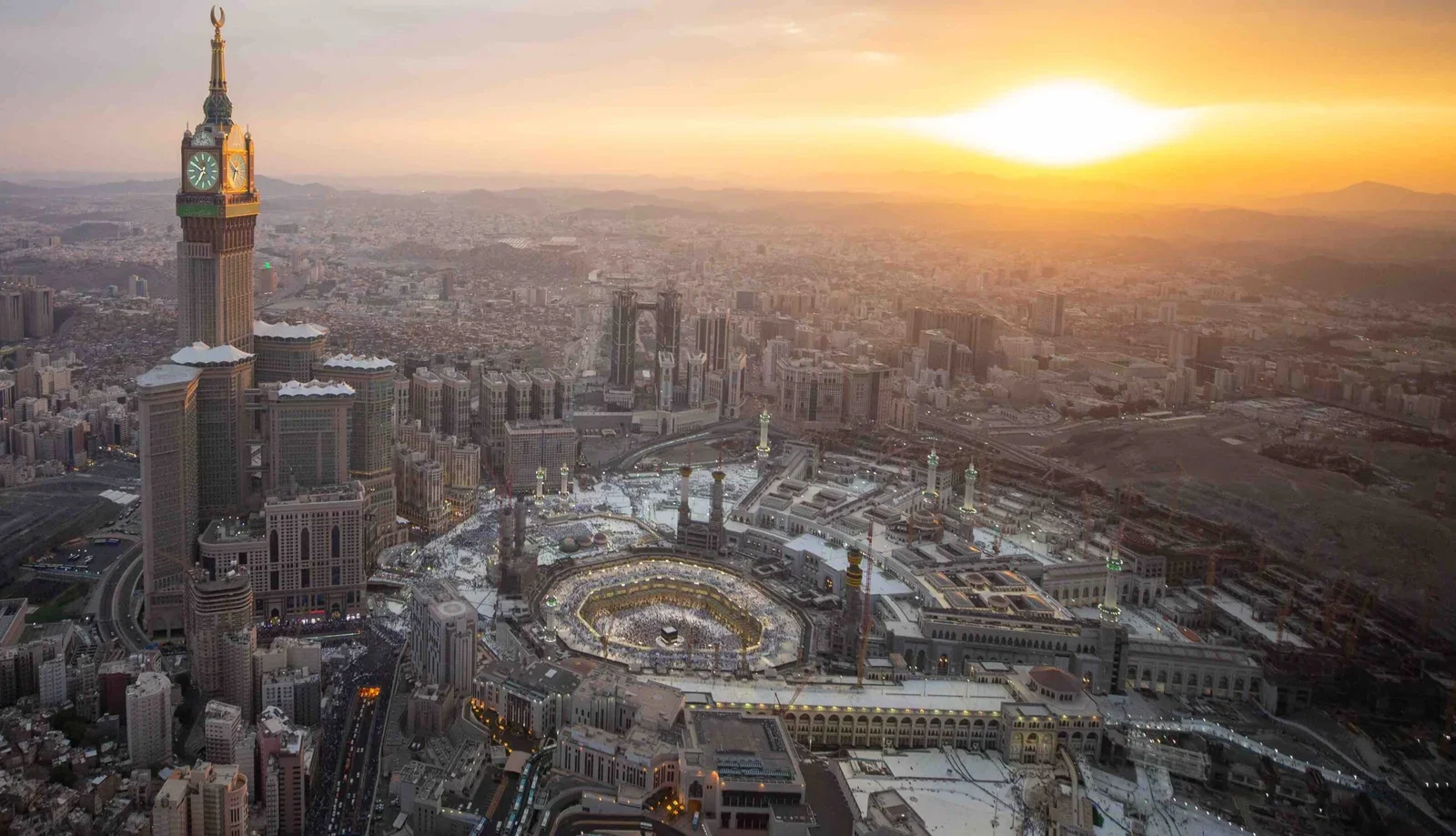 Beautiful View Of Makkah With Best Umrah Package Deals for UK Pilgrims
